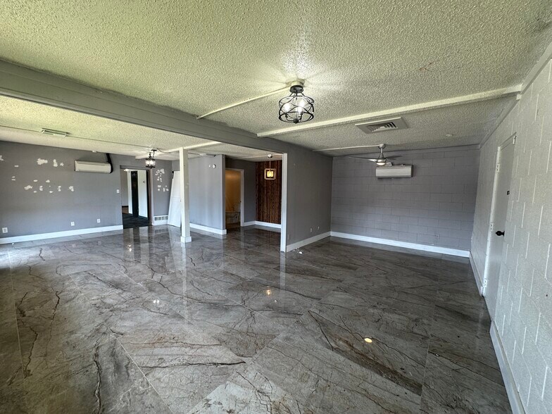 More Photos Of 510 W Main St, Azle Storefront Retail Office For Sale