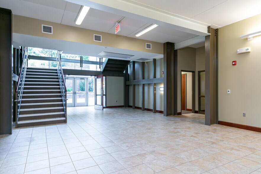 More Photos Of 1632 McCain Ln, Manhattan Sorority Fraternity House For Sale