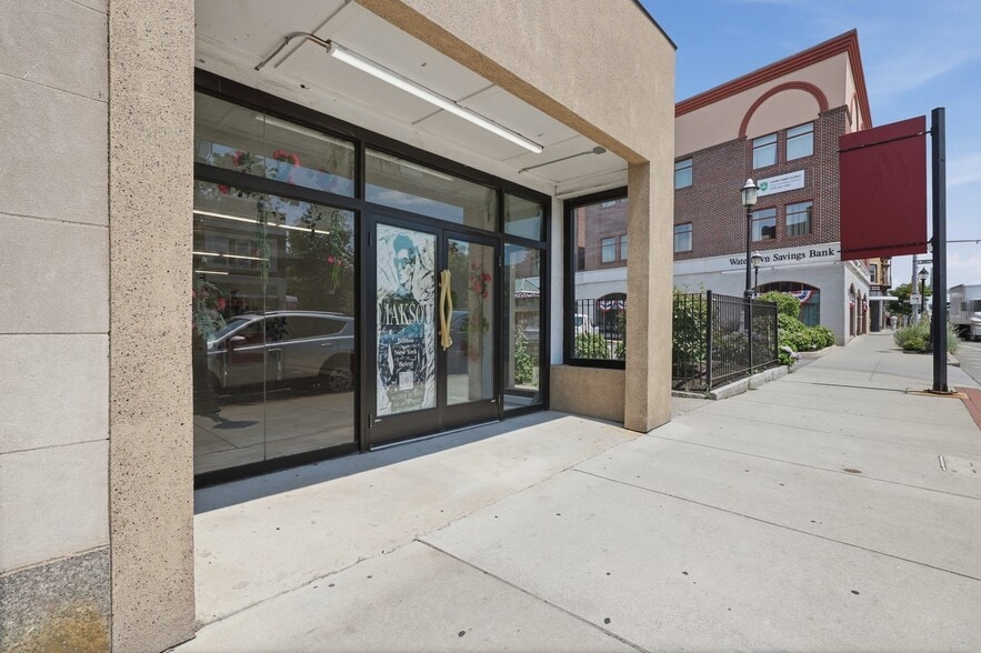 More Photos Of 649 Main St, Waltham Storefront For Sale