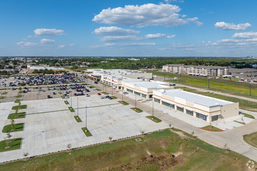 More Photos Of 6300 Garth Rd, Baytown Storefront For Sale