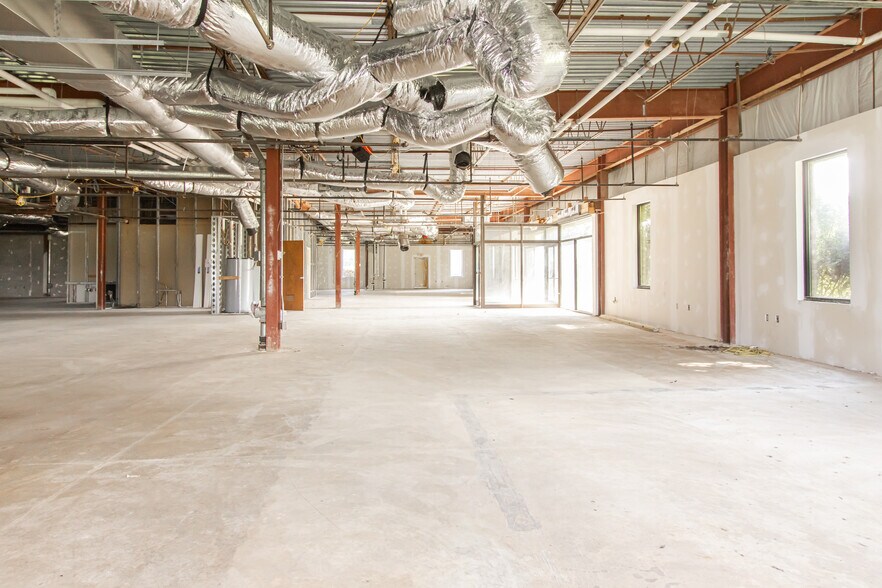 More Photos Of 377 Industrial Park Rd, Mount Jackson Warehouse For Lease