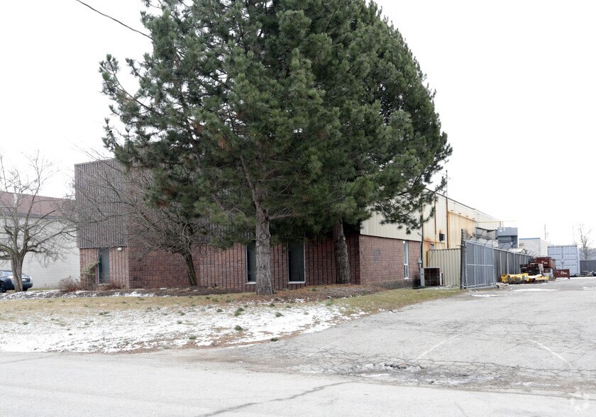 More Photos Of 15 Howard Pl, Kitchener Warehouse For Sale