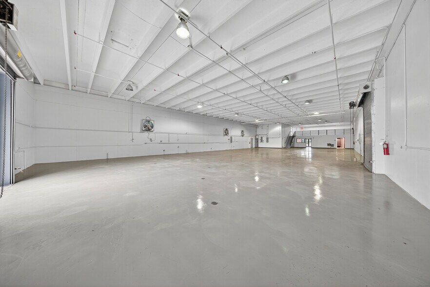 More Photos Of 3111 W Mcnab Rd, Pompano Beach Manufacturing For Lease