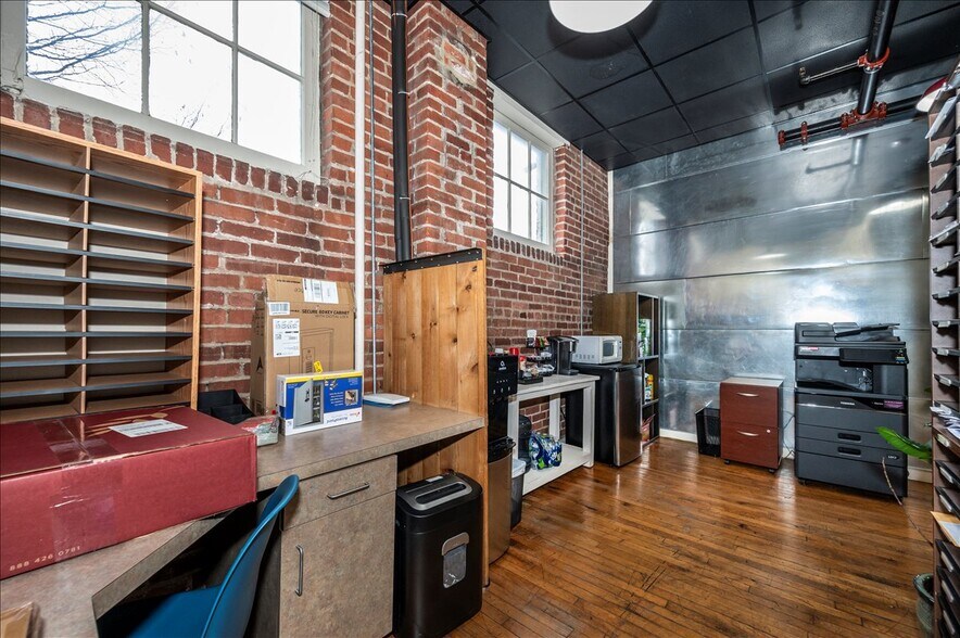 More Photos Of 47 E All Saints St, Frederick Loft Creative Space For Sale