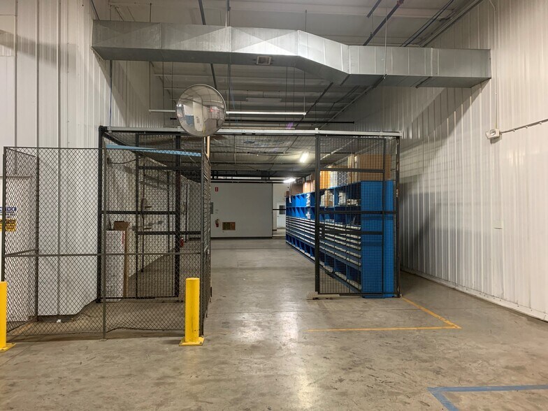 More Photos Of 400 Shotwell Dr, Franklin Warehouse For Lease