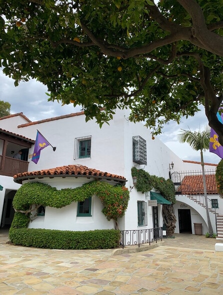 More Photos Of 30-32 El Paseo, Santa Barbara, CA 93101, USA, Santa Barbara Storefront Retail Office For Lease