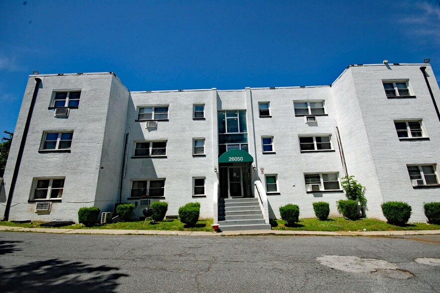 Primary Photo Of 26040-26050 Woodfield Rd, Damascus Apartments For Sale