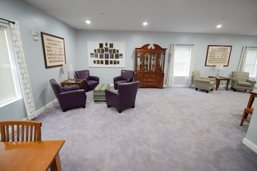 More Photos Of 3125 W Michigan Ave, Kalamazoo Dormitory For Sale