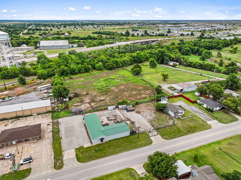 More Photos Of 1401 S Choctaw Ave, El Reno Flex For Lease