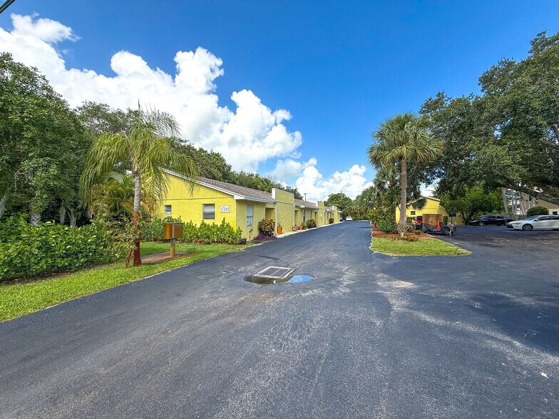 More Photos Of 17345-17355 Bush Rd, Jupiter Apartments For Sale