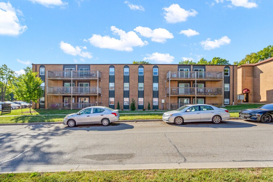 More Photos Of 1733 W 24th St, Lawrence Apartments For Sale