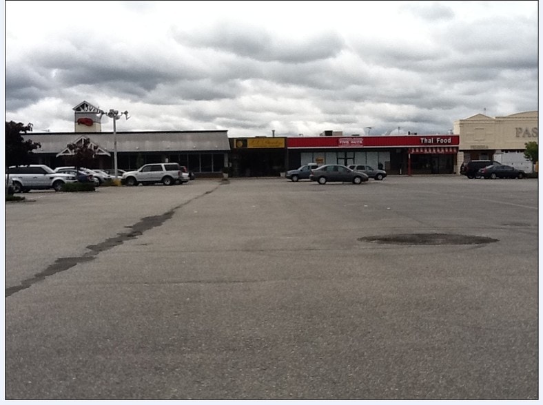 More Photos Of 211-235 Old Country Rd, Carle Place Unknown For Lease