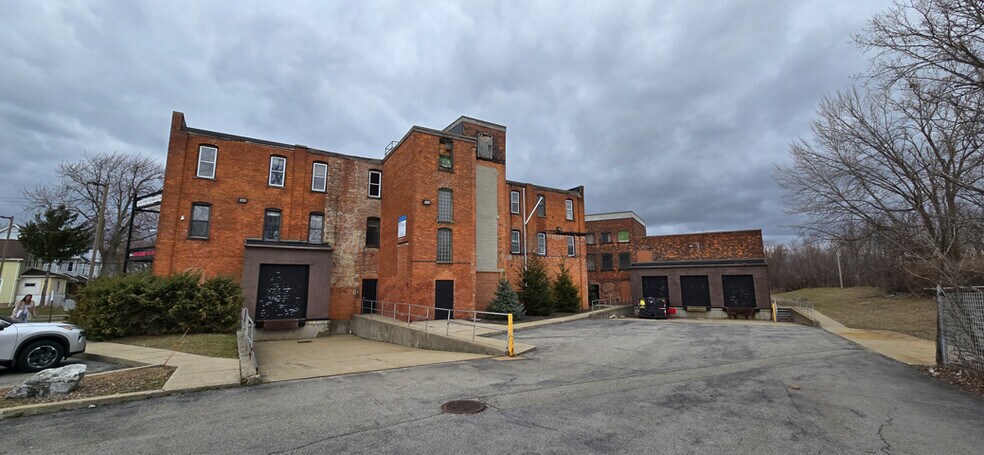 More Photos Of 155-175 Rano St, Buffalo Office For Sale