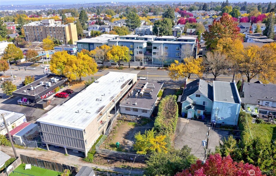 More Photos Of 6517 35th Ave SW, Seattle Medical For Sale
