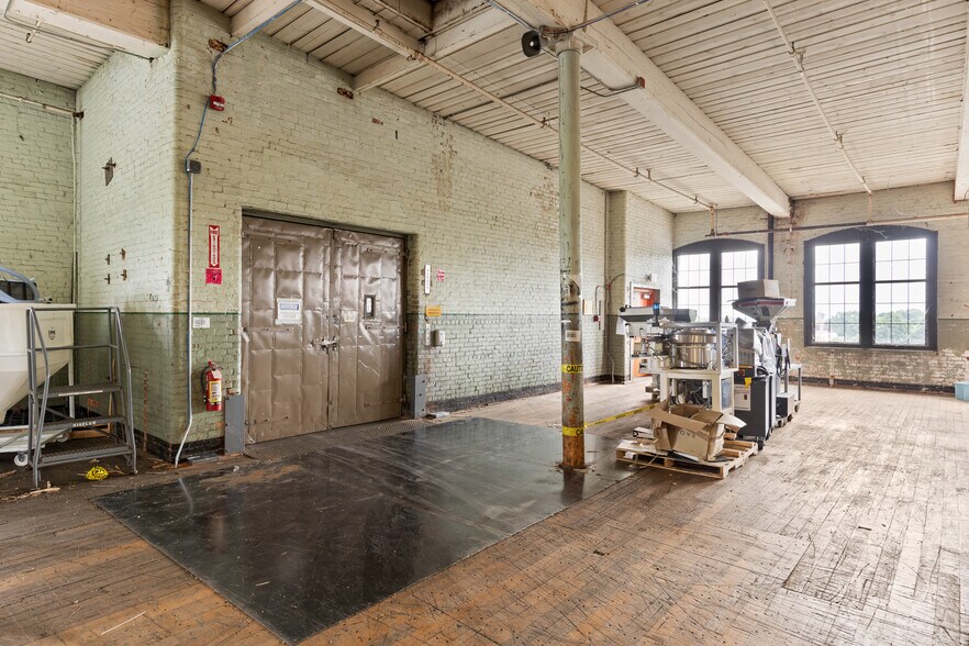 More Photos Of 63 Union Street, Clinton Industrial For Sale