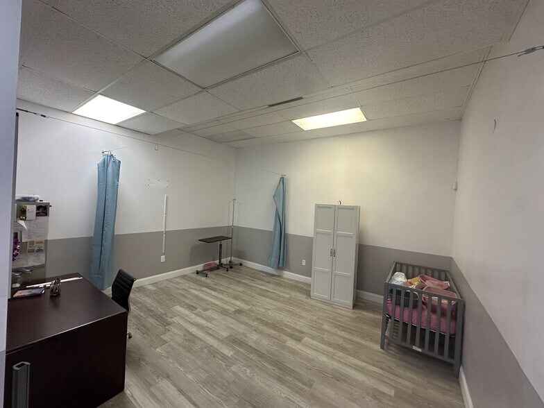 More Photos Of 30200-30394 Old Dixie Hwy, Homestead Unknown For Lease