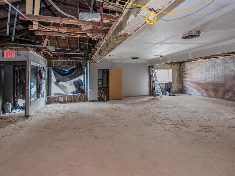 More Photos Of 621 S Broadway, Yonkers Restaurant For Sale