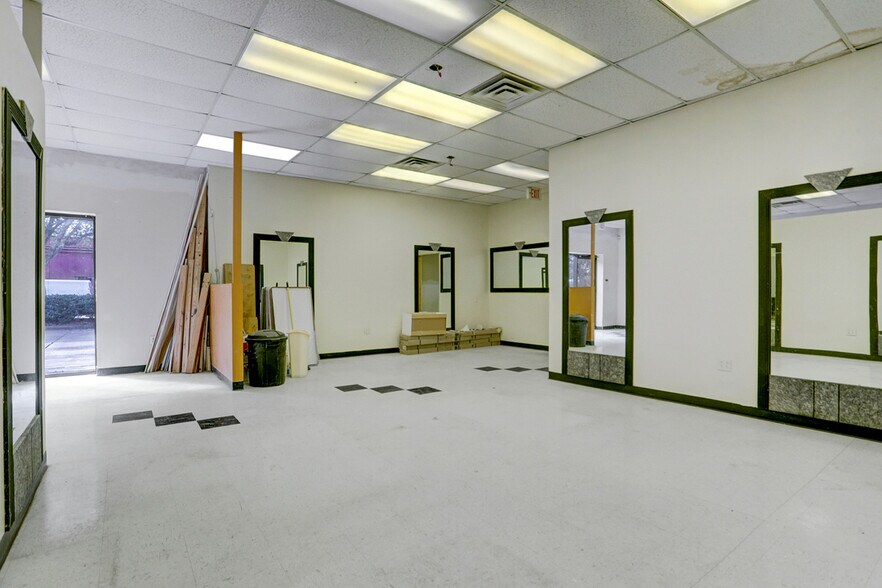 More Photos Of 2310 Settlers Way Blvd, Sugar Land Freestanding For Lease