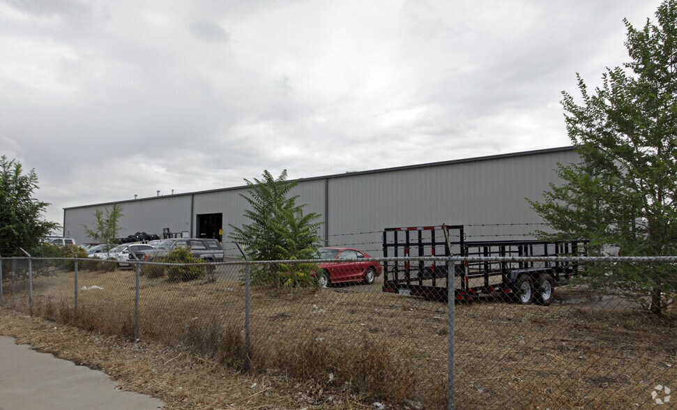 More Photos Of 4970 Cook St, Denver Warehouse For Sale