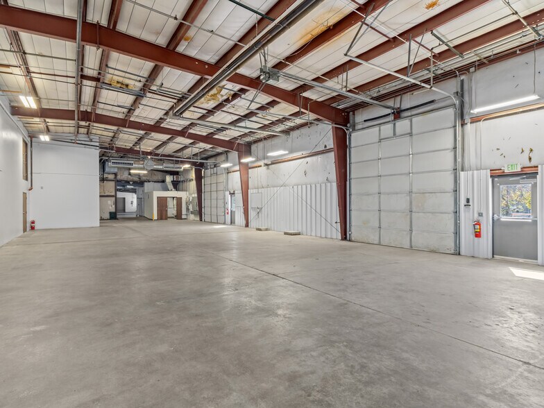 More Photos Of 14320 Longs Peak Ct, Longmont Warehouse For Lease