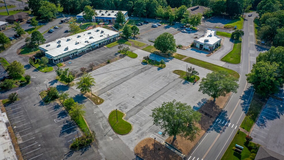 More Photos Of 120 Village Pl, Fairfield Bay Storefront For Sale