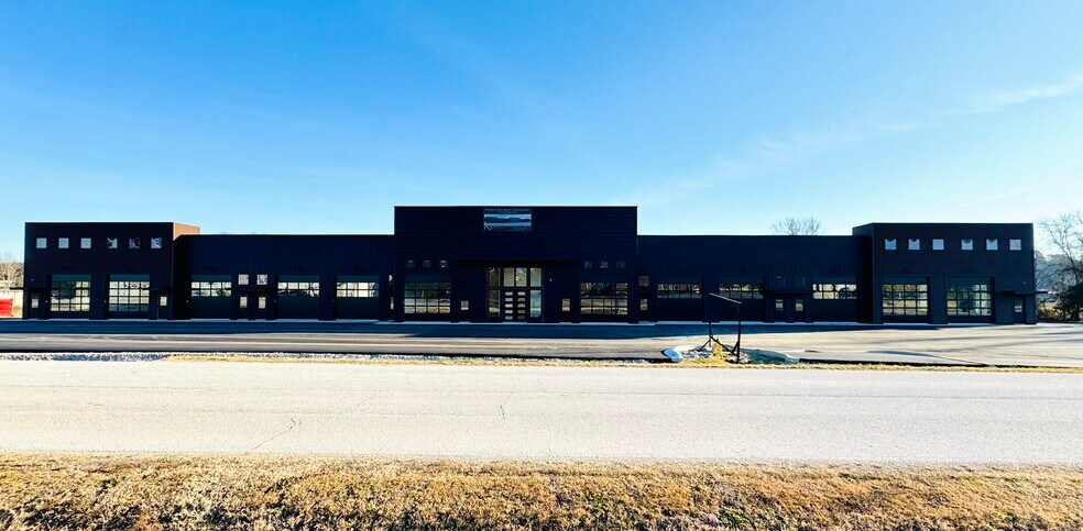 More Photos Of 116 College Rd, Pineville Light Distribution For Lease