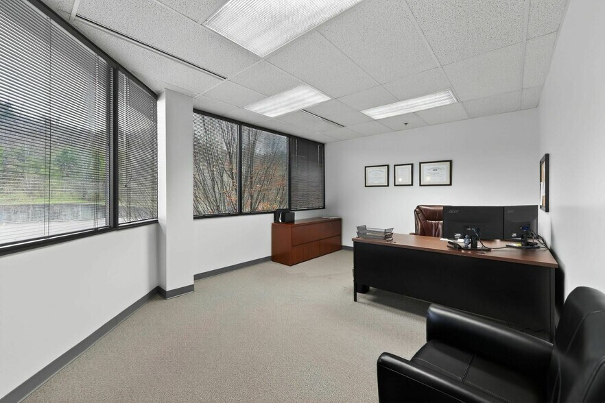 More Photos Of 400 TechneCenter Dr, Milford Office For Sale