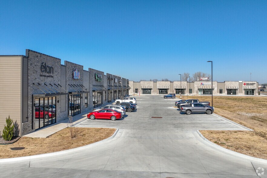 More Photos Of 314 E 5th Ave, Owasso Unknown For Lease