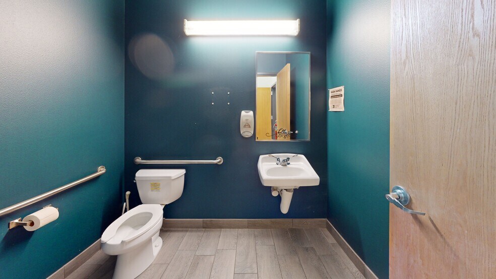 More Photos Of 40 Copeland Ave, La Crosse Unknown For Lease