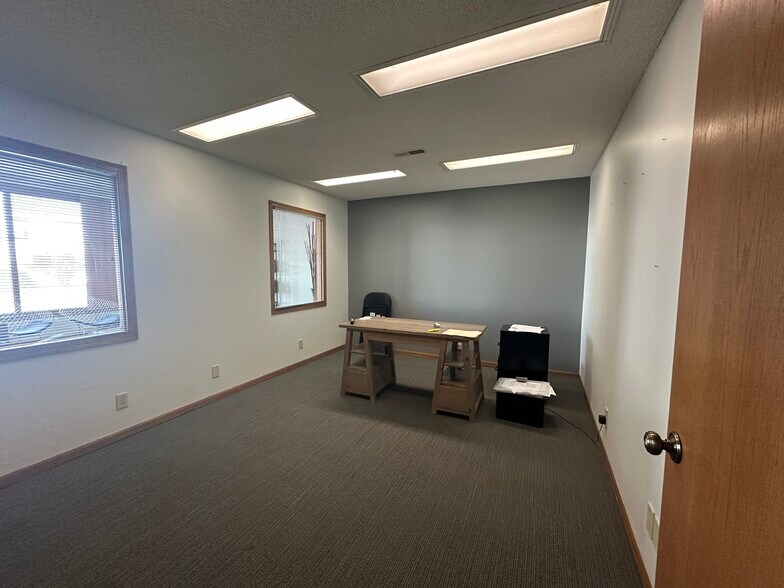 More Photos Of 6030 S 57th St, Lincoln Office Residential For Lease