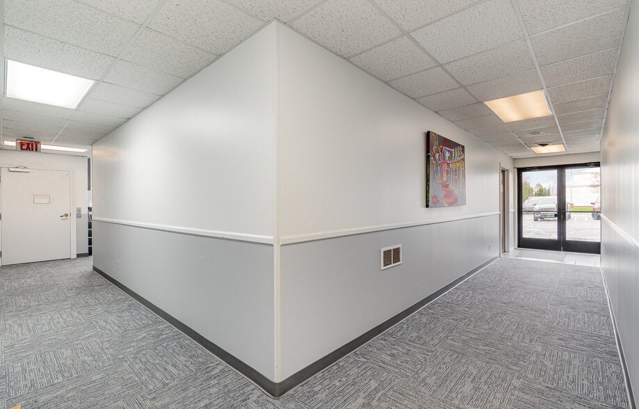 More Photos Of 720 W Wackerly St, Midland Medical For Sale