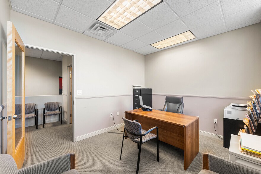 More Photos Of 514 Commerce Ave, Palmdale Medical For Sale