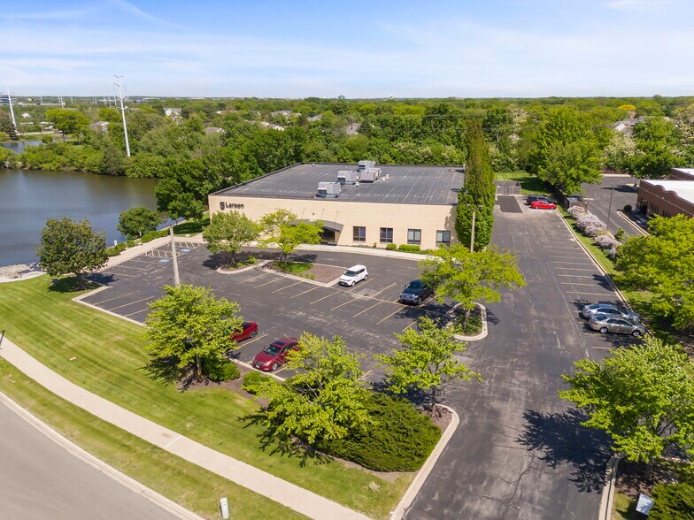 More Photos Of 1488 Bond St, Naperville Office For Sale
