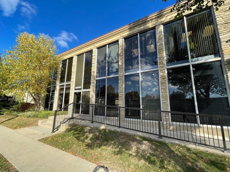 More Photos Of 11040 W Bluemound Rd, Wauwatosa Medical For Sale