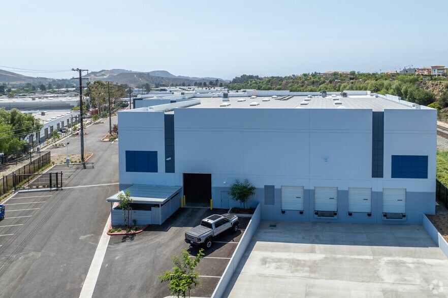 More Photos Of 2424 Hook Dr, Simi Valley Manufacturing For Sale