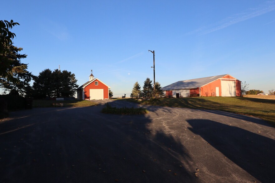 More Photos Of 10210 N 16750E Rd, Grant Park Specialty For Sale