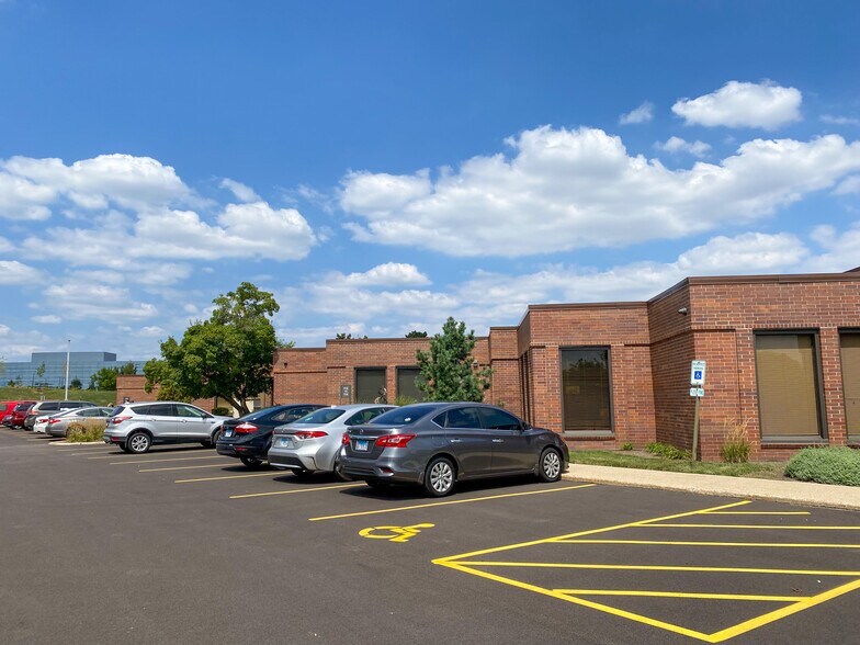 More Photos Of 125 Windsor Dr, Oak Brook Office For Lease