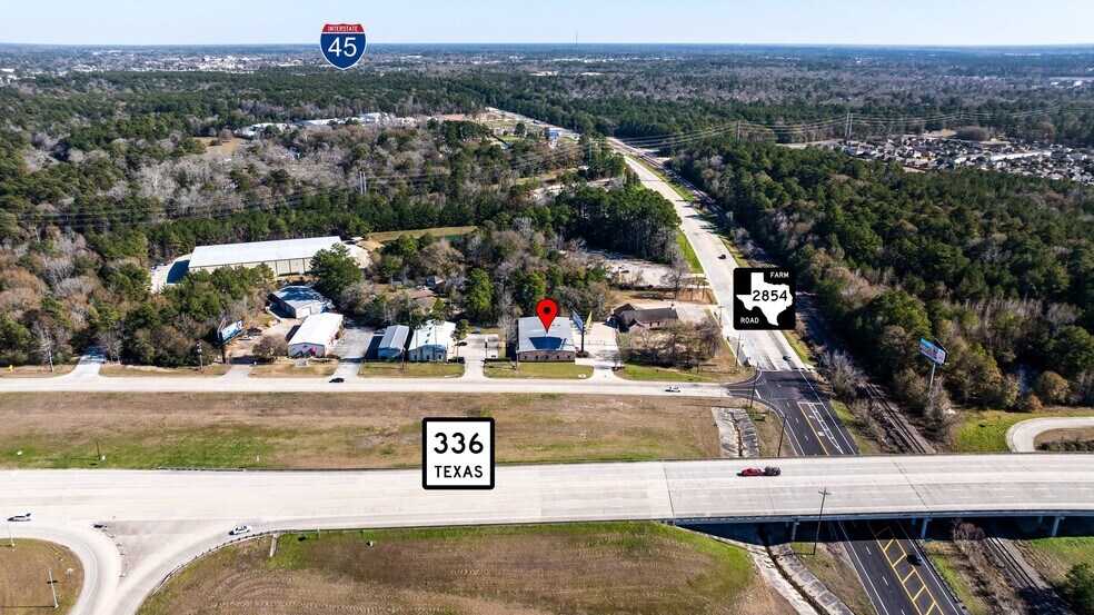 More Photos Of 3607 N Loop 336, Conroe Light Manufacturing For Lease