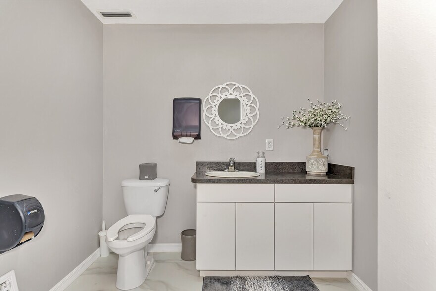 More Photos Of 12749 Tamiami Trl S, North Port Medical For Sale