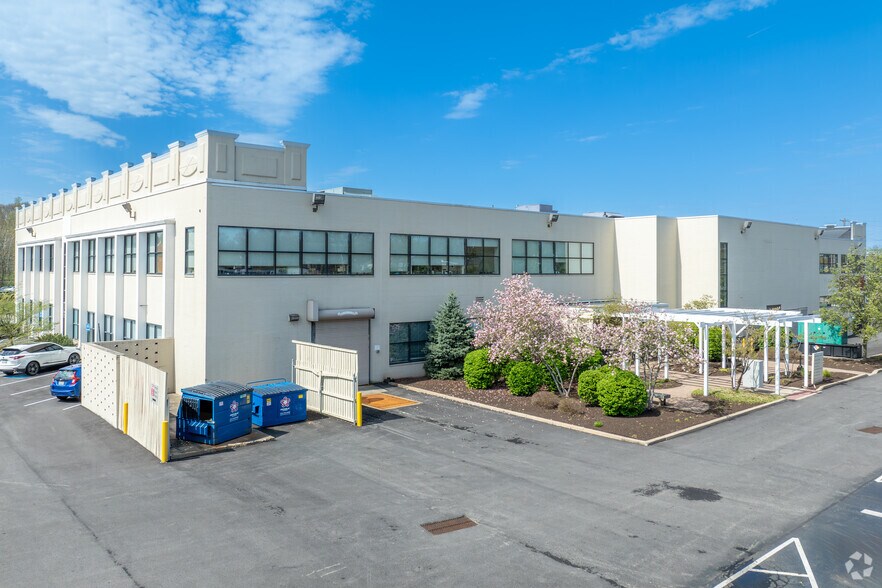 More Photos Of 515 Pennsylvania Ave, Fort Washington Medical For Lease