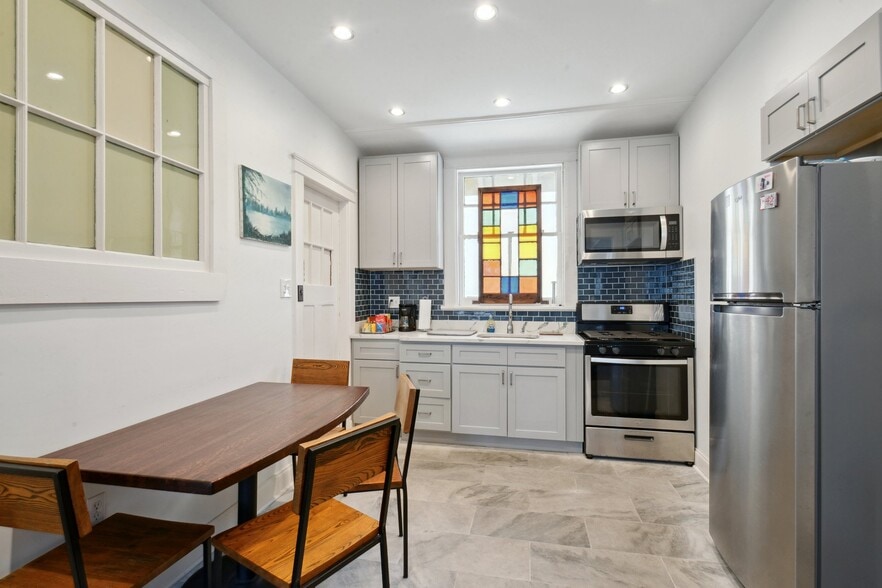More Photos Of 1730 Prytania St, New Orleans Apartments For Sale