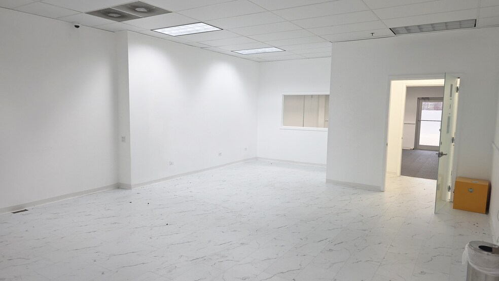 More Photos Of 1000 N North Branch St, Chicago Office For Lease