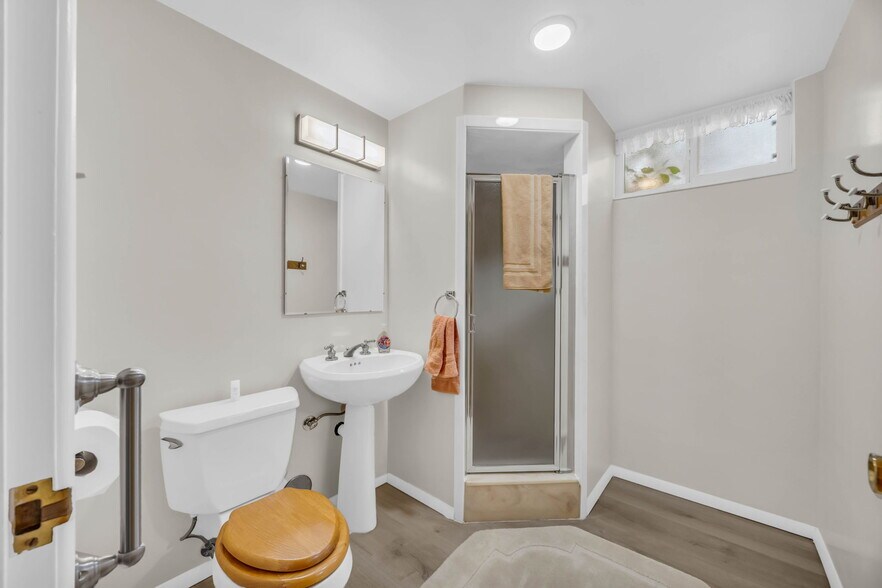 More Photos Of 135 E 200 N, Kanosh Hospitality For Sale