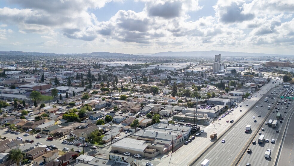 More Photos Of 4943-4941 Telegraph Rd, Los Angeles Showroom For Sale