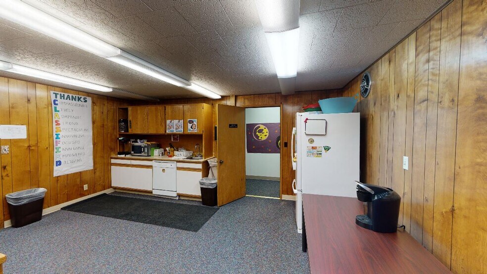 More Photos Of 3196 Marine Dr, Astoria Loft Creative Space For Lease