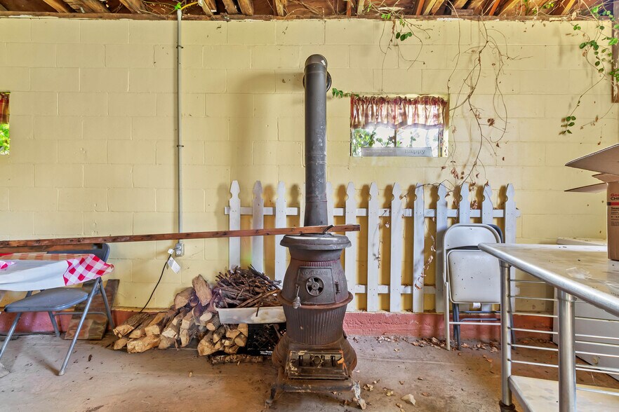 More Photos Of 54 S Main St, Magnetic Springs Restaurant For Sale