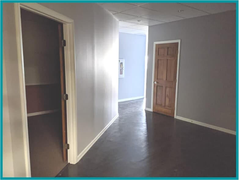 More Photos Of 5600 Kentshire Dr, Dayton Loft Creative Space For Sale