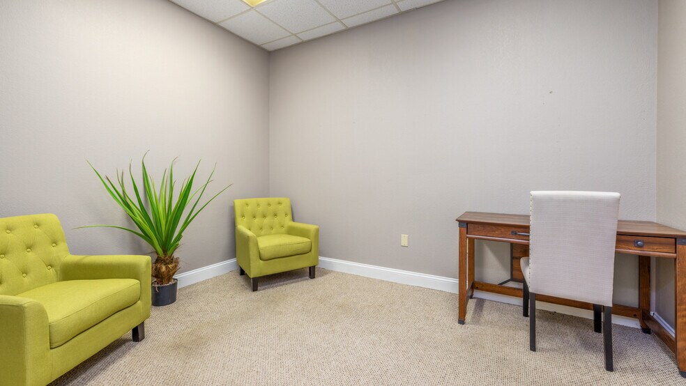 More Photos Of 206-216 E Ludington St, Iron Mountain Medical For Sale