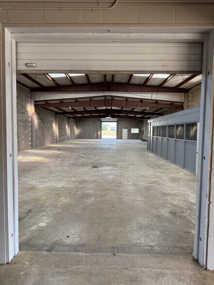 More Photos Of 1315 Franklin Dr, San Marcos Warehouse For Sale