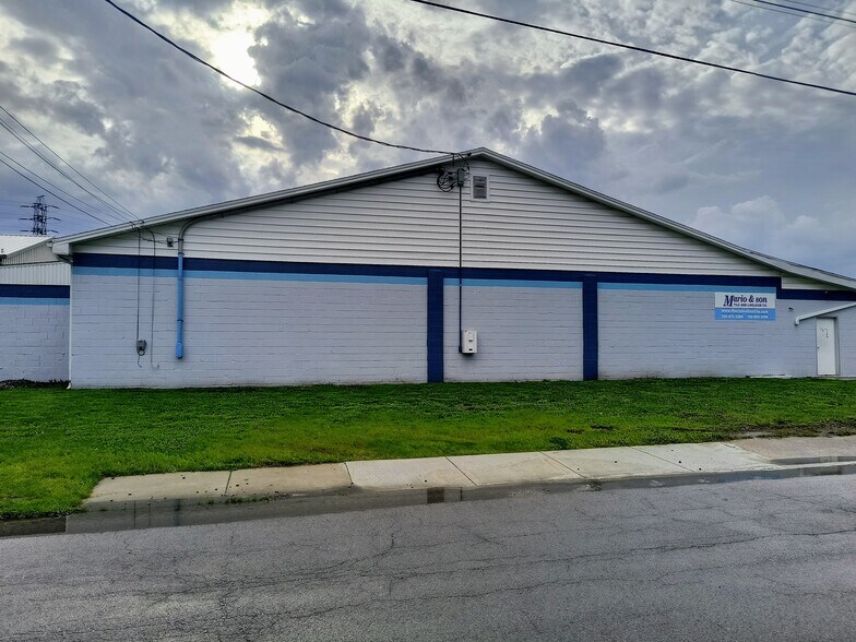 More Photos Of 1386 Lovejoy St, Sloan Warehouse For Lease